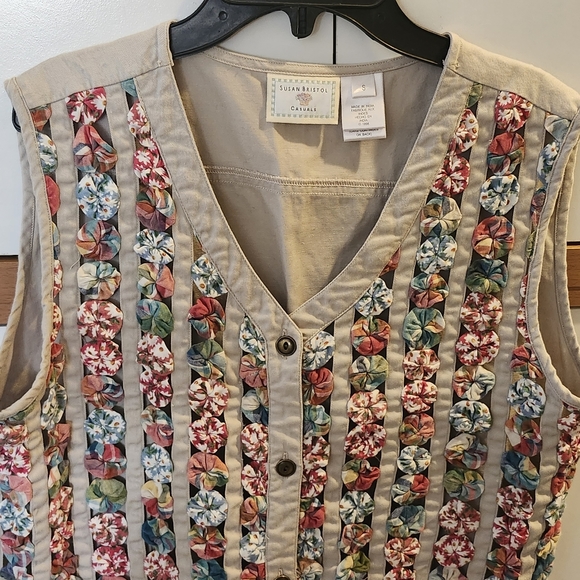 Gently used. VINTAGE Susan Bristol  Beautiful Flower Vest. Size Small. - Picture 6 of 9